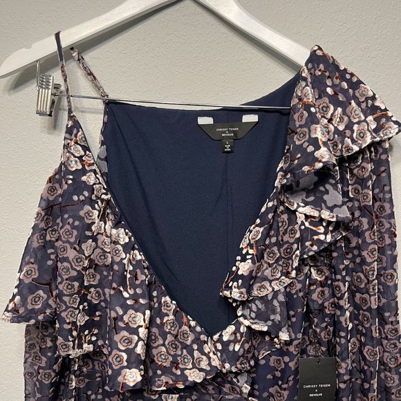 NEW Revolve x Chrissy Teigen Katsuya Velvet Wrap Floral Dress Size Large - Picture 6 of 6